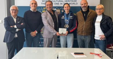 La nuotatrice Anita Gastaldi premiata al Grattacielo